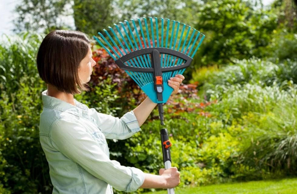 Gardena 309920 Combisystem Plastik Ayarlanabilir Tırmık - Bulutretail